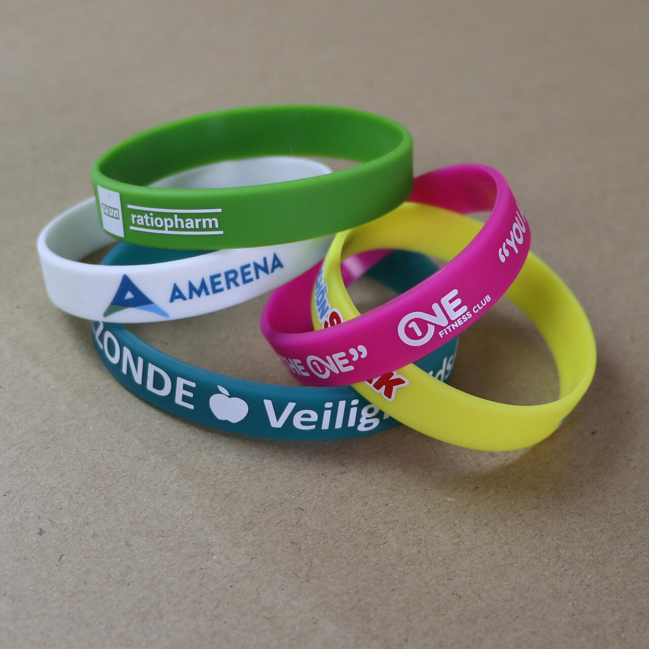 Silikonarmband i standardstorlek (12mm) Helt skräddarsydda image